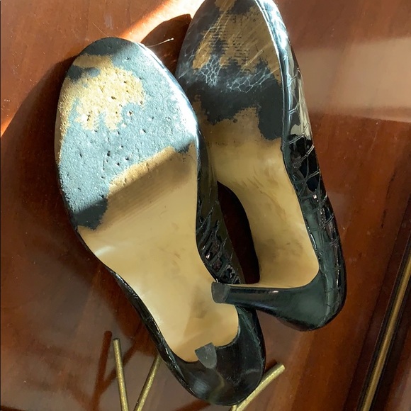 Alligator black patent peep toe heels - Picture 6 of 7